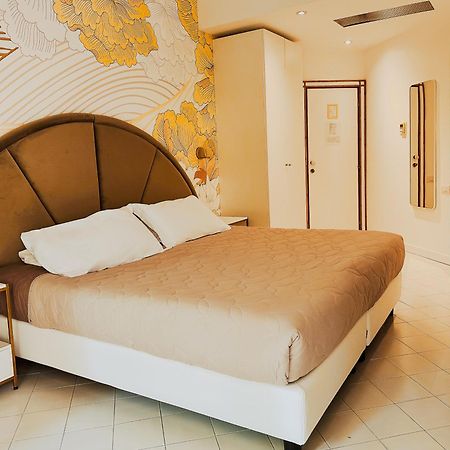 Hotel President - Vintage Hotel In Centro Riccione Dış mekan fotoğraf