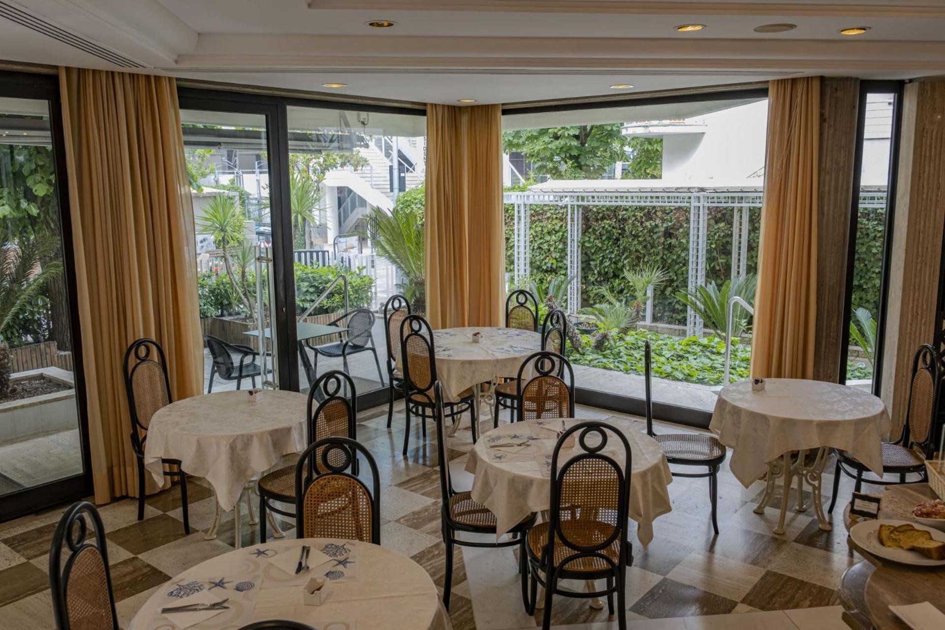 Hotel President - Vintage Hotel In Centro Riccione Dış mekan fotoğraf