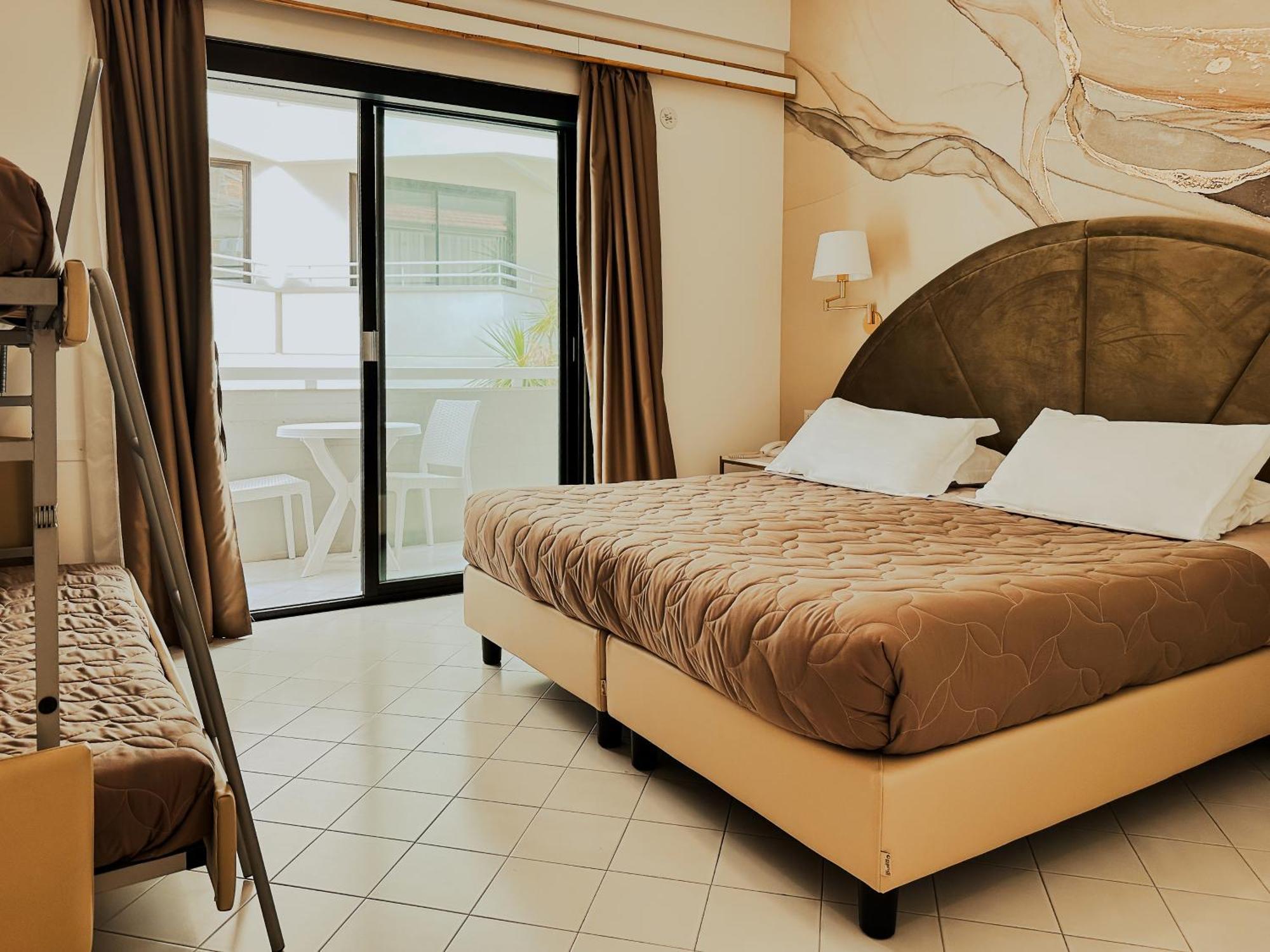 Hotel President - Vintage Hotel In Centro Riccione Dış mekan fotoğraf