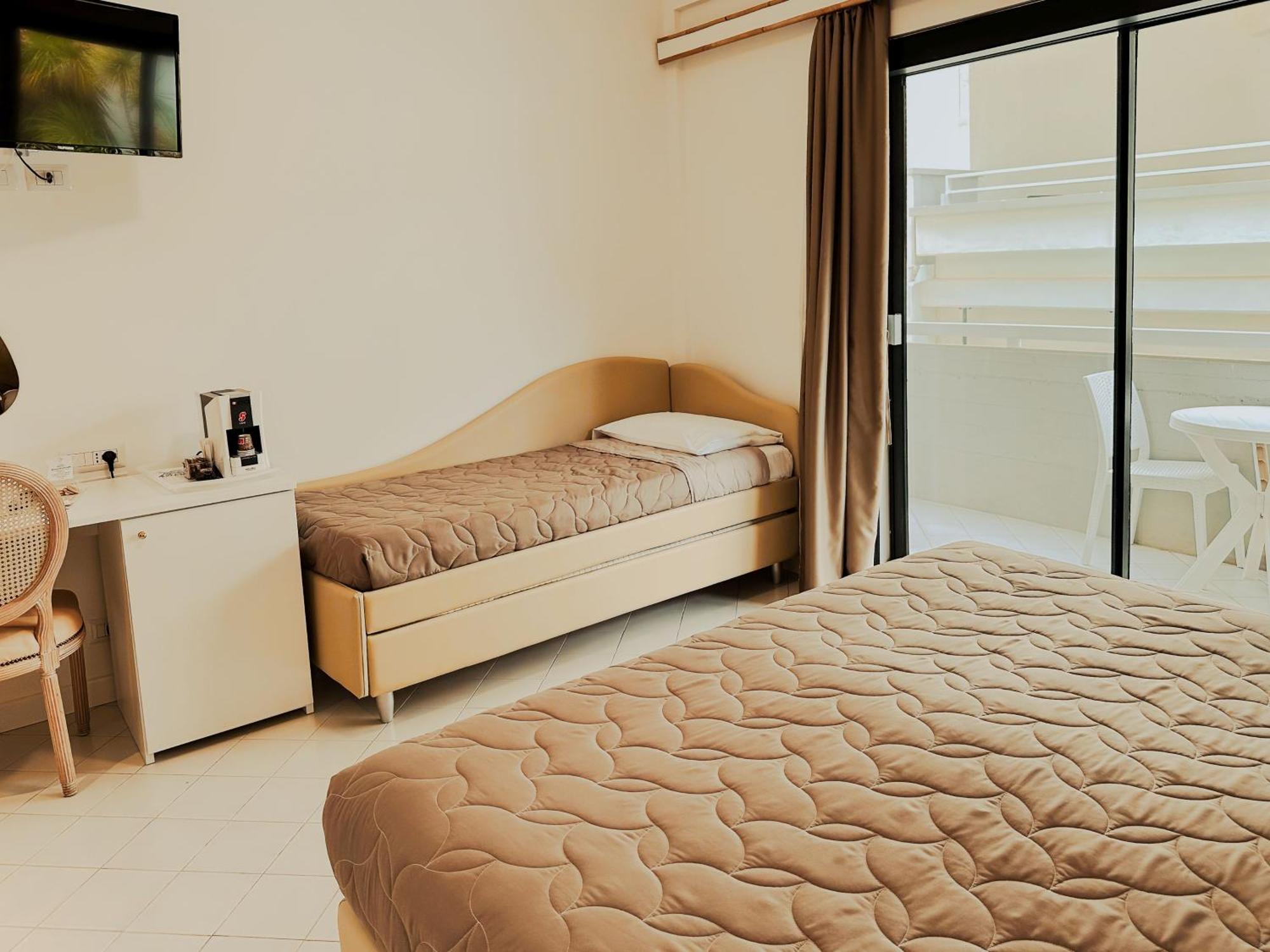 Hotel President - Vintage Hotel In Centro Riccione Dış mekan fotoğraf