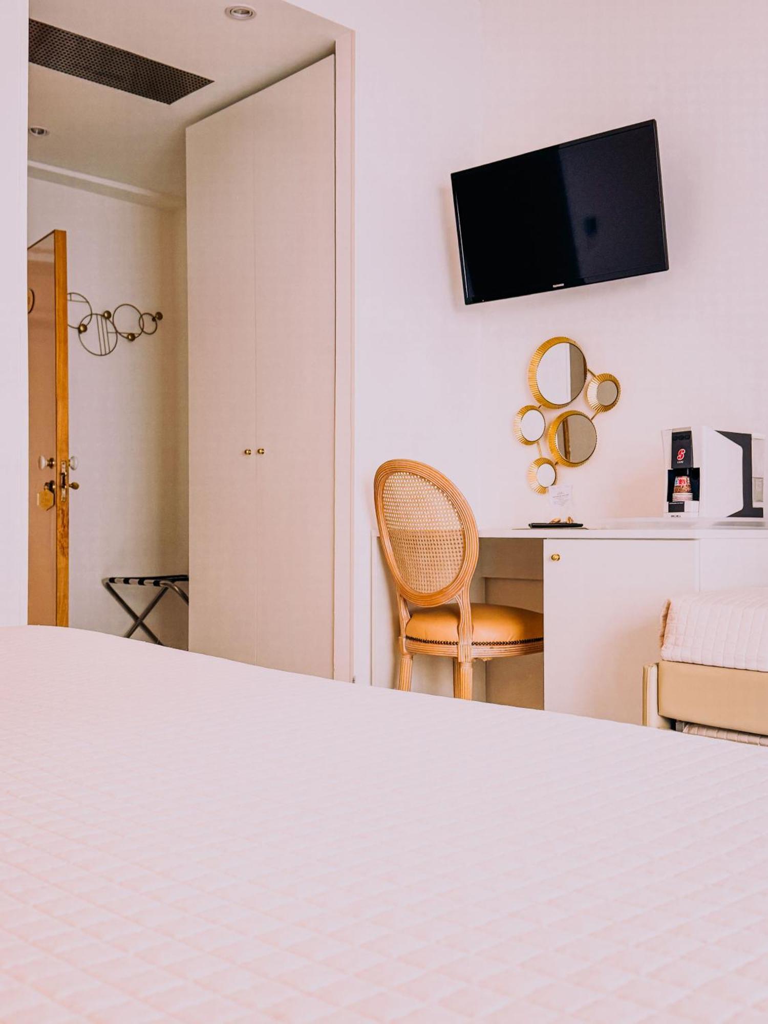Hotel President - Vintage Hotel In Centro Riccione Dış mekan fotoğraf