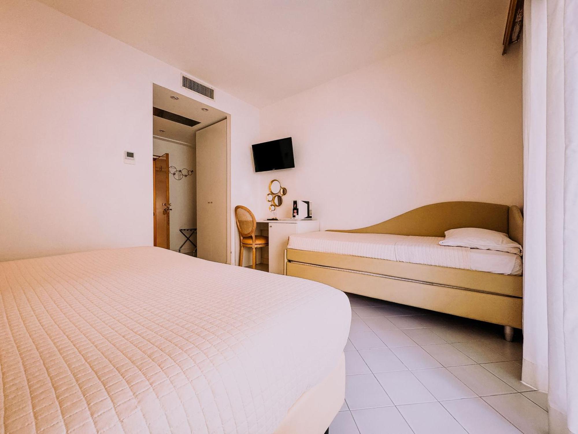 Hotel President - Vintage Hotel In Centro Riccione Dış mekan fotoğraf