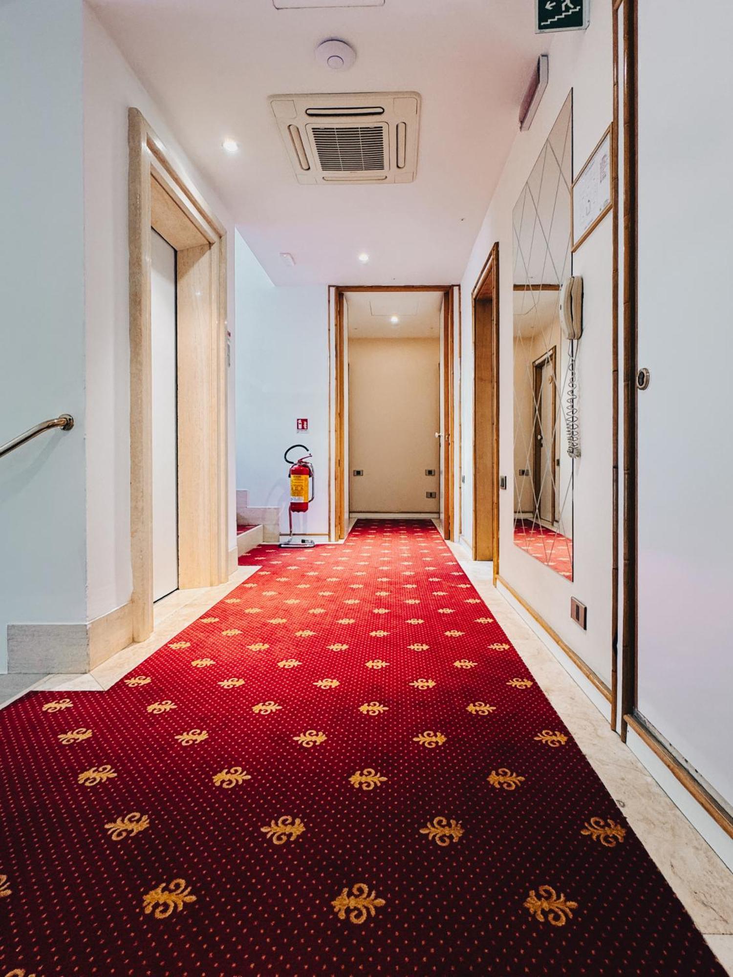 Hotel President - Vintage Hotel In Centro Riccione Dış mekan fotoğraf